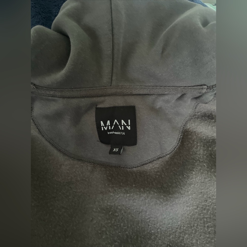OVERSIZED SPRAY WASH ROSE APPLIQUE HOODIE